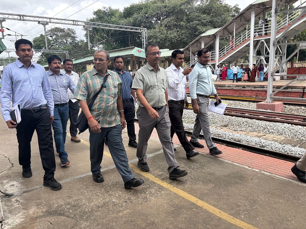 ಯೋಜನೆಗಳ ಪ್ರಗತಿ ಪರಿಶೀಲಿಸಿದ ನೈರುತ್ಯ ರೈಲ್ವೆ ವ್ಯವಸ್ಥಾಪಕ ಅನಂತ್