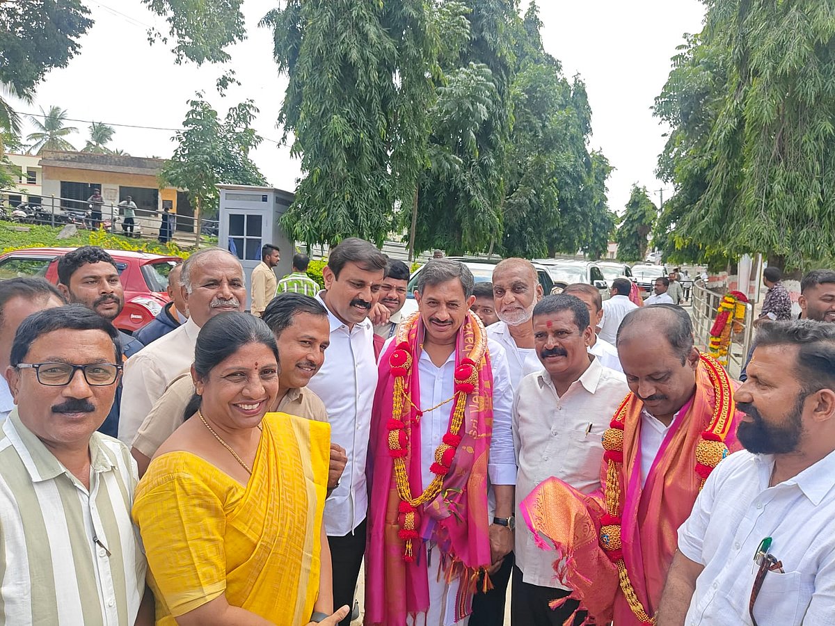 ರೈತಪರ ಪಾದಯಾತ್ರೆಯಲ್ಲ, ನಿಖಿಲ್ ಪಟ್ಟಾಭಿಷೇಕದ ಯಾತ್ರೆ: ಸಚಿವ ಬಾಲಕೃಷ್ಣ ವ್ಯಂಗ್ಯ