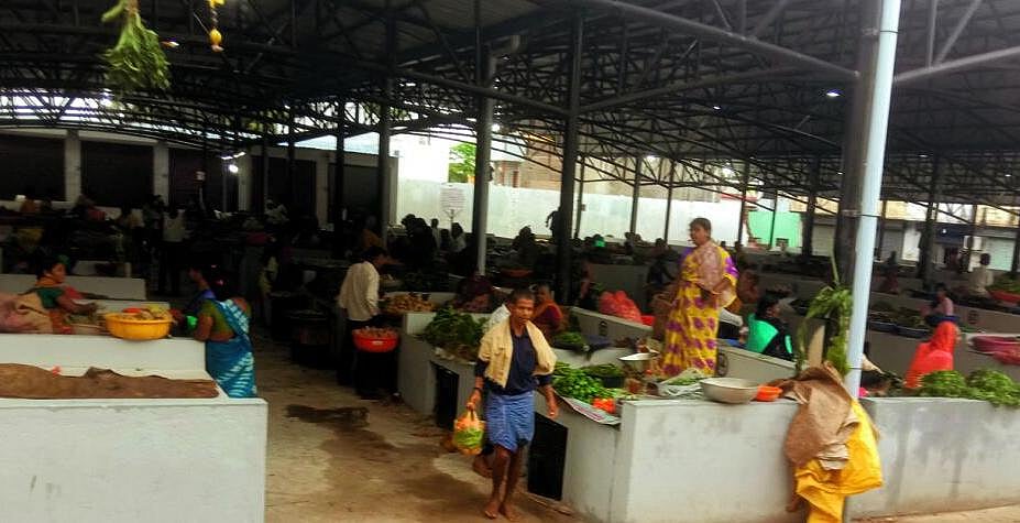 ನರಗುಂದ | ಎಲ್ಲೆಂದರಲ್ಲಿ ತರಕಾರಿ ವ್ಯಾಪಾರಕ್ಕೆ ಮುಕ್ತಿ