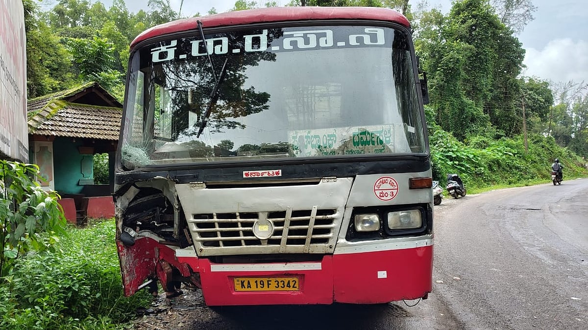ನೀರಚಿಲುಮೆ ತಿರುವಿನಲ್ಲಿ ಕೆಎಸ್ಆರ್‌ಟಿಸಿ ಬಸ್ ಡಿಕ್ಕಿ; ಬೈಕ್ ಸವಾರ ಸಾವು