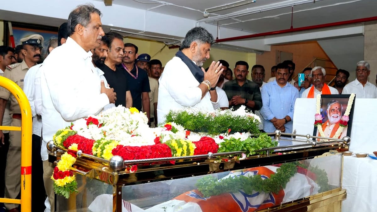 ಬಿಜೆಪಿ ಕಚೇರಿಯಲ್ಲಿ ಬಿ.ಸಿ.ನಾಗೇಶ್ ಅವರ ಅಂತಿಮ ದರ್ಶನ ಪಡೆದ ಡಿ.ಕೆ.ಶಿವಕುಮಾರ್