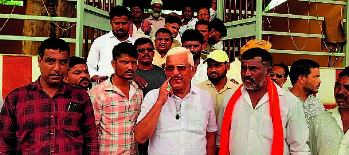 ದೇಗುಲದಲ್ಲಿ ಮೂತ್ರ ವಿಸರ್ಜನೆ: ತಪ್ಪಿತಸ್ಥನಿಗೆ ಶಿಕ್ಷೆ ವಿಧಿಸುವಂತೆ ಆಗ್ರಹ