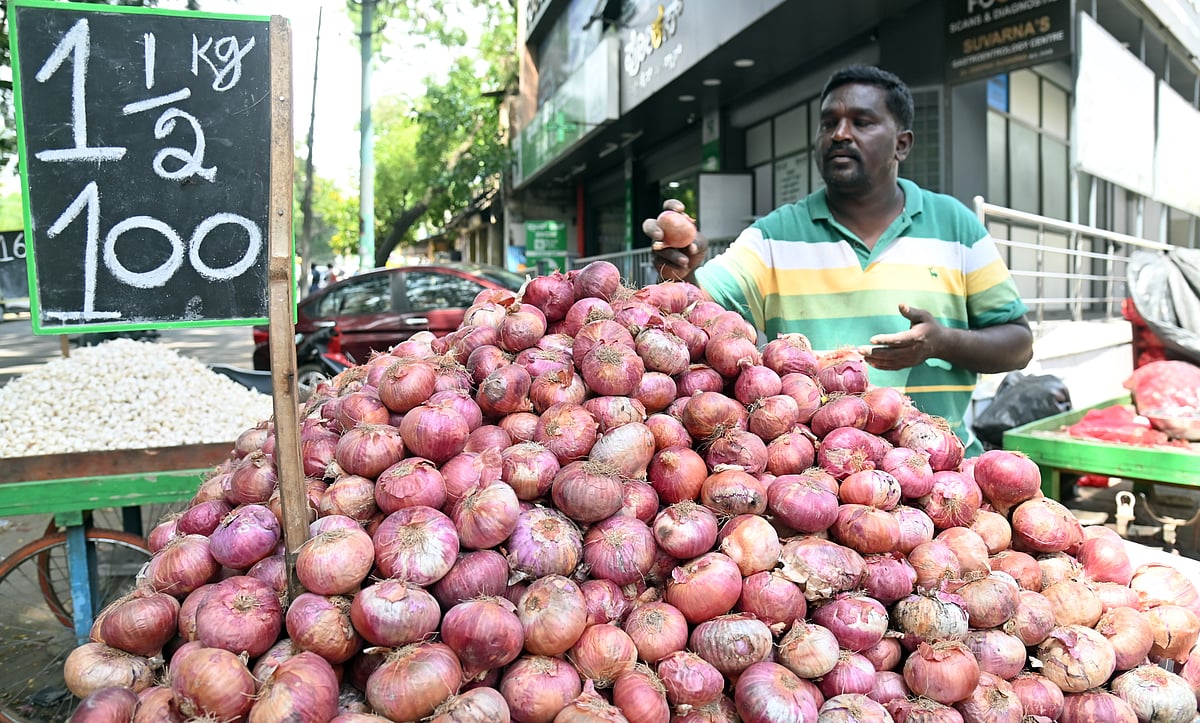 ದಿನಬಳಕೆ ವಸ್ತುಗಳ ಬೆಲೆ ಗಗನಕ್ಕೆ | ಗ್ರಾಹಕರಿಗೆ ಬಿಸಿ: ಉದ್ಯಮಕ್ಕೂ ಸಂಕಷ್ಟ