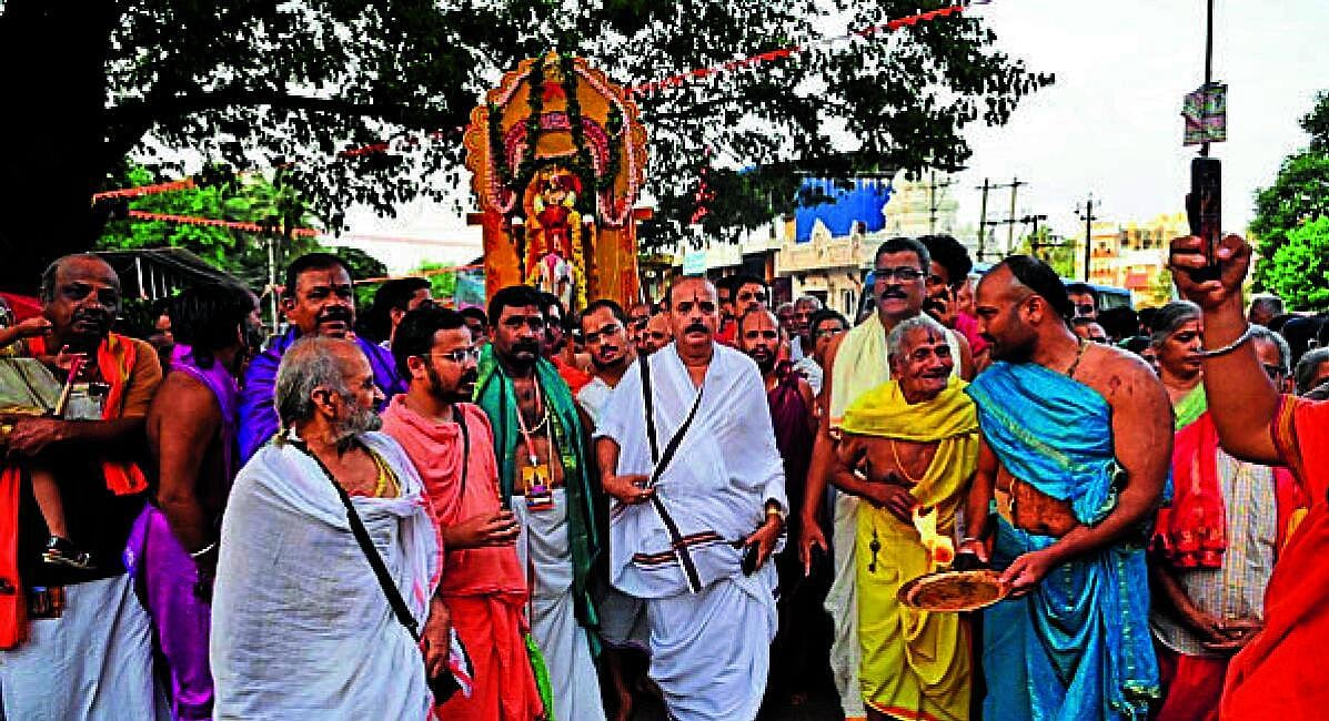ದೇವರ ಸಮಗ್ರ ಸ್ವರೂಪವನ್ನು ತಿಳಿದುಕೊಳ್ಳಬೇಕು: ಸತ್ಯಾತ್ಮತೀರ್ಥಶ್ರೀ
