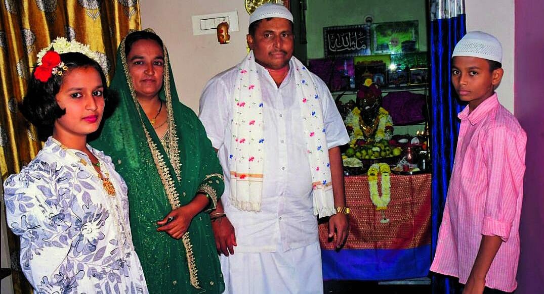 ಅಳವಂಡಿ: ಮುಸ್ಲಿಂ ಕುಟುಂಬದಿಂದ ವರಮಹಾಲಕ್ಷ್ಮಿ ಪೂಜೆ