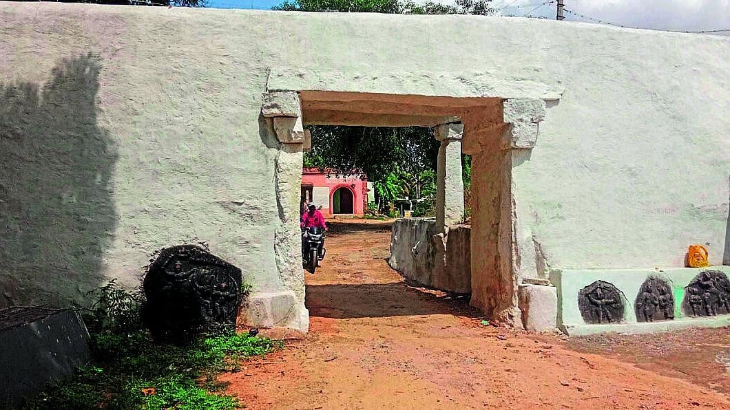 ಪ್ರವಾಸಿಗರನ್ನು ಕೈಬೀಸಿ ಕರೆಯುವ ಕಣಜನಹಳ್ಳಿ ಬತೇರಿ ಸ್ಮಾರಕಗಳು: ಒಮ್ಮೆಯಾದರೂ ನೋಡಿ