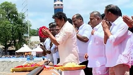ಮೆಟ್ಟೂರು ಜಲಾಶಯದಿಂದ ಕೃಷಿಗೆ ನೀರು ಹರಿಸಿದ ತಮಿಳುನಾಡು ಸಿಎಂ ವಿಜಯ್‌