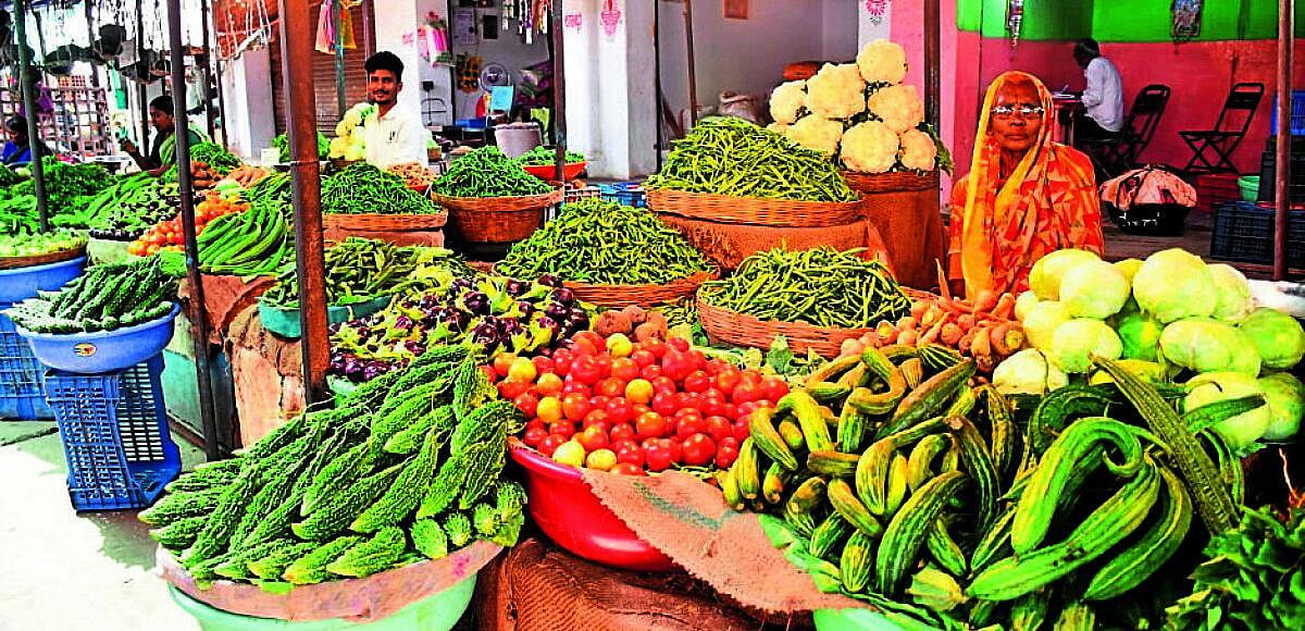 ಗದಗ| ರೈತರ ಕೈಹಿಡಿಯದ ತರಕಾರಿ ಬೆಳೆಗಳು; ಶ್ರಾವಣ ಮಾಸದಲ್ಲಿ ಆದಾಯ ಕುಸಿತ