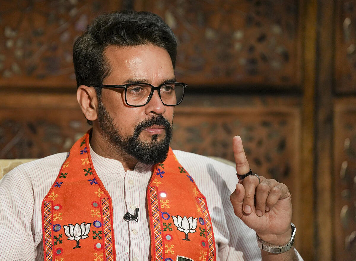 ಸಂವಿಧಾನಕ್ಕಿಂತ ಶ್ರೇಷ್ಠ ಎಂದು ಗಾಂಧಿ ಕುಟುಂಬ ಭಾವಿಸುತ್ತದೆ: ಅನುರಾಗ್ ಠಾಕೂರ್