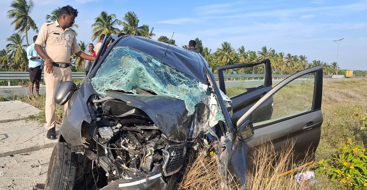 ಕೋಲಾರ: ಚೆನ್ನೈ–ಬೆಂಗಳೂರು ಎಕ್ಸ್‌ಪ್ರೆಸ್ ವೇನಲ್ಲಿ ಅಪಘಾತ, ನಾಲ್ವರ ಸಾವು