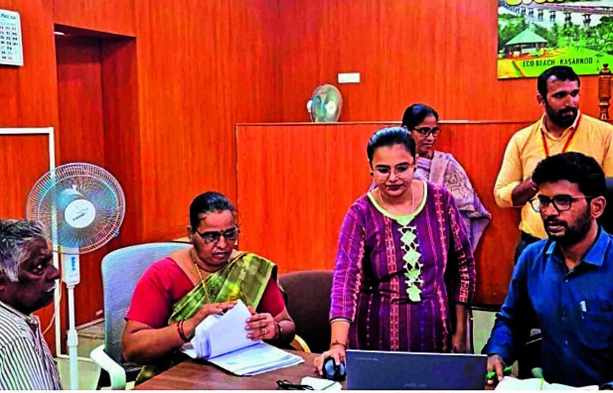 ಉತ್ತರ ಕನ್ನಡ | ವಿಚಾರಣೆ ಎದುರಿಸುತ್ತಿರುವ ಮತದಾರ