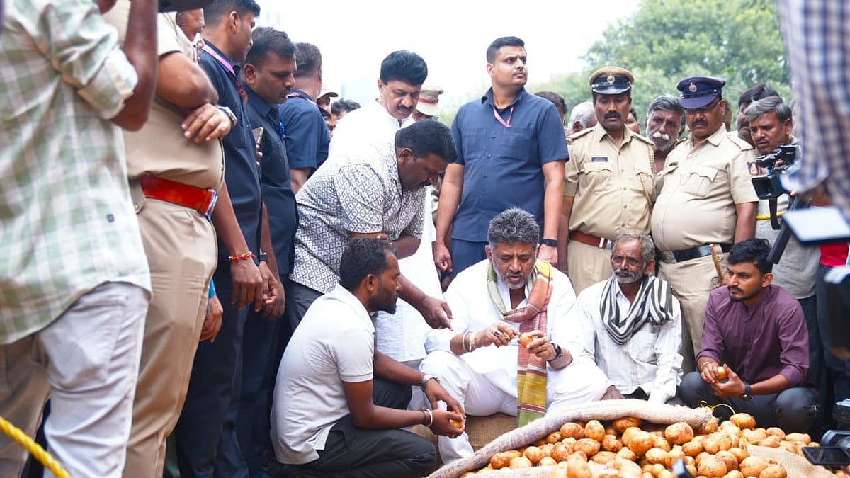 ರೈತರ ವಿಮೆ ಹಣ ಕಟ್ಟದ, ಸೊಸೈಟಿ ಕಾರ್ಯದರ್ಶಿ ವಜಾ: ಸಿಎಂ ಡಿ.ಕೆ.ಶಿವಕುಮಾರ್ ಸೂಚನೆ