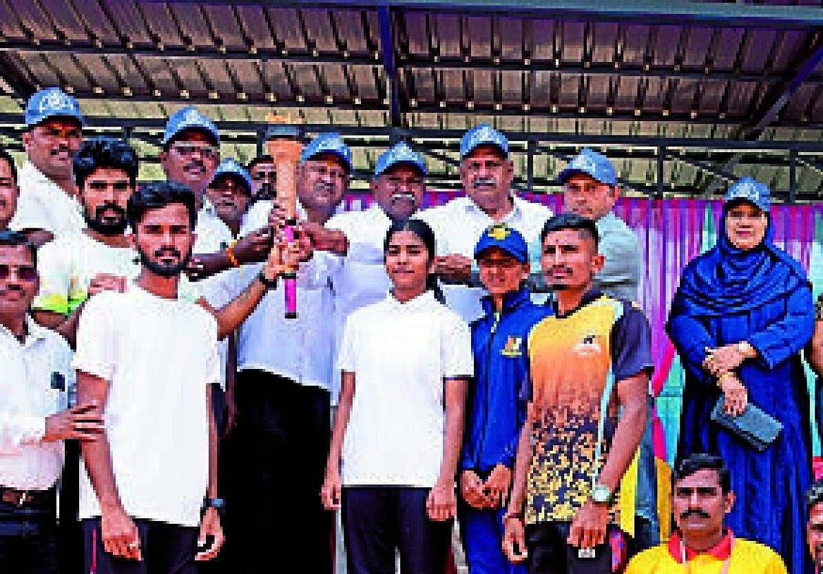 ಗೋಕಾಕ ದಸರಾ ಕ್ರೀಡಾಕೂಟಕ್ಕೆ ಚಾಲನೆ, ಸದೃಢ ಸಮಾಜಕ್ಕೆ ಕ್ರೀಡೆ ಸಹಕಾರಿ