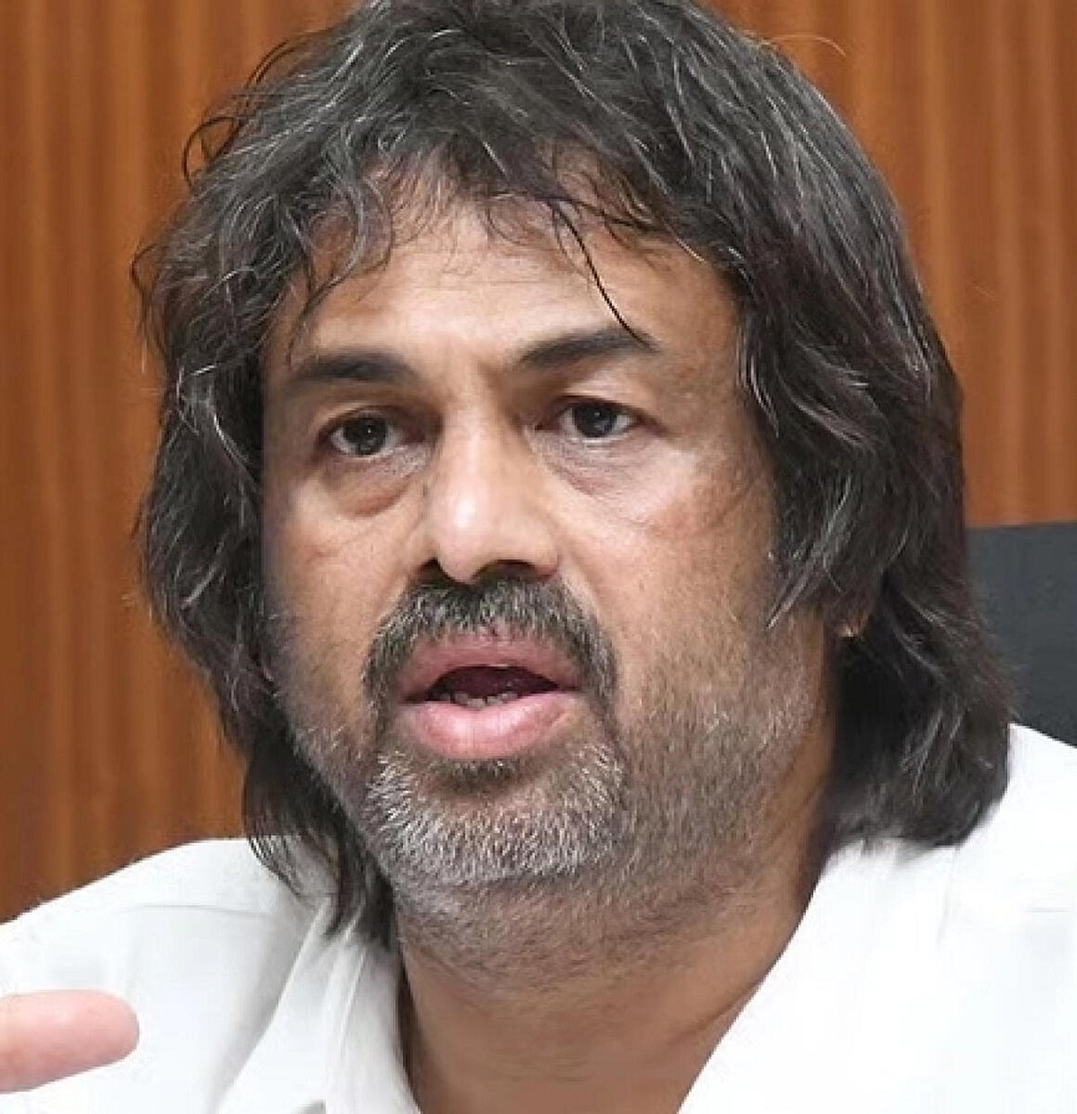 ಶೂ ಮತ್ತು ಸಾಕ್ಸ್‌ಗಳ ಗುಣಮಟ್ಟ ಕಳಪೆಯಲ್ಲ, ಅಳತೆ ವ್ಯತ್ಯಾಸ ಅಷ್ಟೆ: ಮಧು ಬಂಗಾರಪ್ಪ