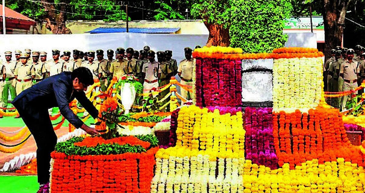 ಧಾರವಾಡ | ಅರಣ್ಯ ಸಂರಕ್ಷಣೆ ಎಲ್ಲರ ಜವಾಬ್ದಾರಿ– ನ್ಯಾಯಾಧೀಶ ವಿಜಯ್‌