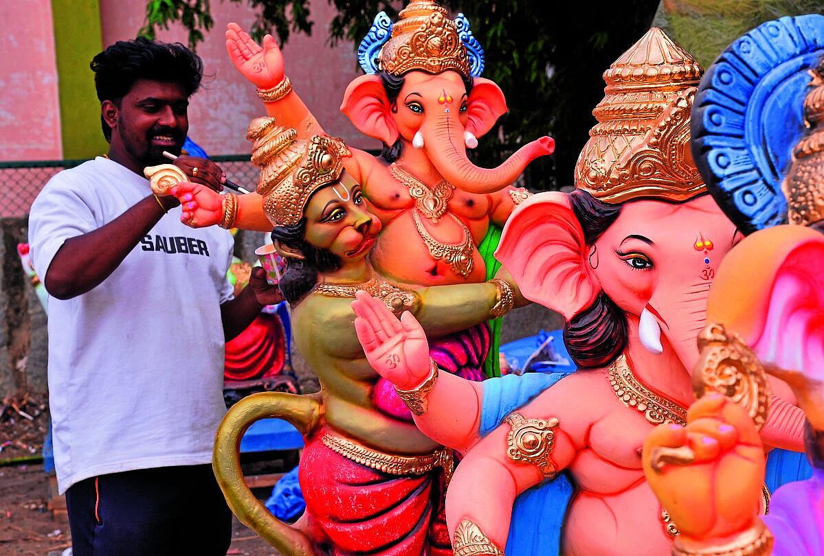 ಕೋಲಾರ: ನಾಳೆ ಗಣೇಶ ಚತುರ್ಥಿ; ಈ ಬಾರಿ ಗಣಪ ಬಲು ದುಬಾರಿ!