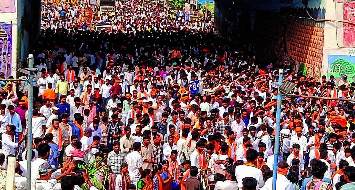 ಹಿರಿಯೂರಿನಲ್ಲಿ ಶ್ರೀಕೃಷ್ಣ ಜನ್ಮಾಷ್ಟಮಿ ಅದ್ದೂರಿ ಮೆರವಣಿಗೆ