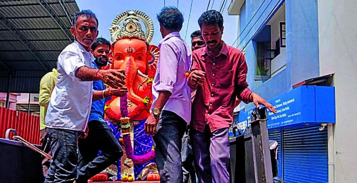 ದಕ್ಷಿಣ ಕನ್ನಡ: ಉತ್ಸವದ ಹುರುಪು ಬಾಂಧವ್ಯದ ಬಿಸುಪು