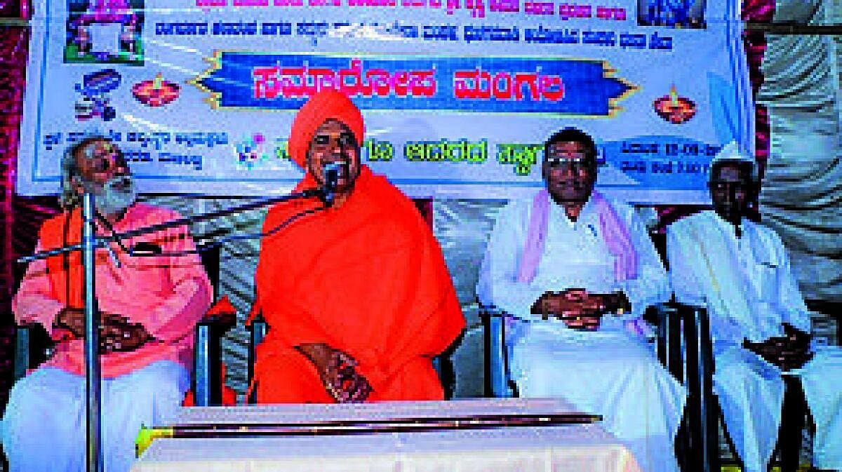 ಮನಸಿನ ಮೈಲಿಗೆ ತೊಳೆದು ಅಂತರಂಗದಲ್ಲಿ ಭಕ್ತಿ ಭಾವ ಮೂಡಿಸುವ ಏಕೈಕ ಮಾರ್ಗ ಪ್ರವಚನ