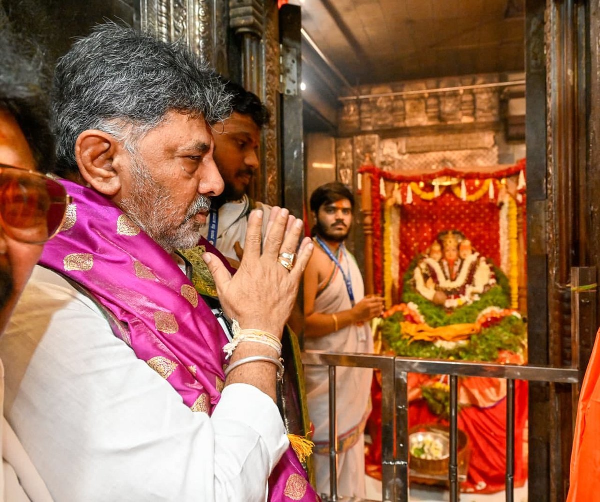 ಕಲ್ಯಾಣ ಕರ್ನಾಟಕ ಉತ್ಸವ: ದತ್ತಾತ್ರೇಯರ ದರ್ಶನ ಪಡೆದ ಶಿವಕುಮಾರ್