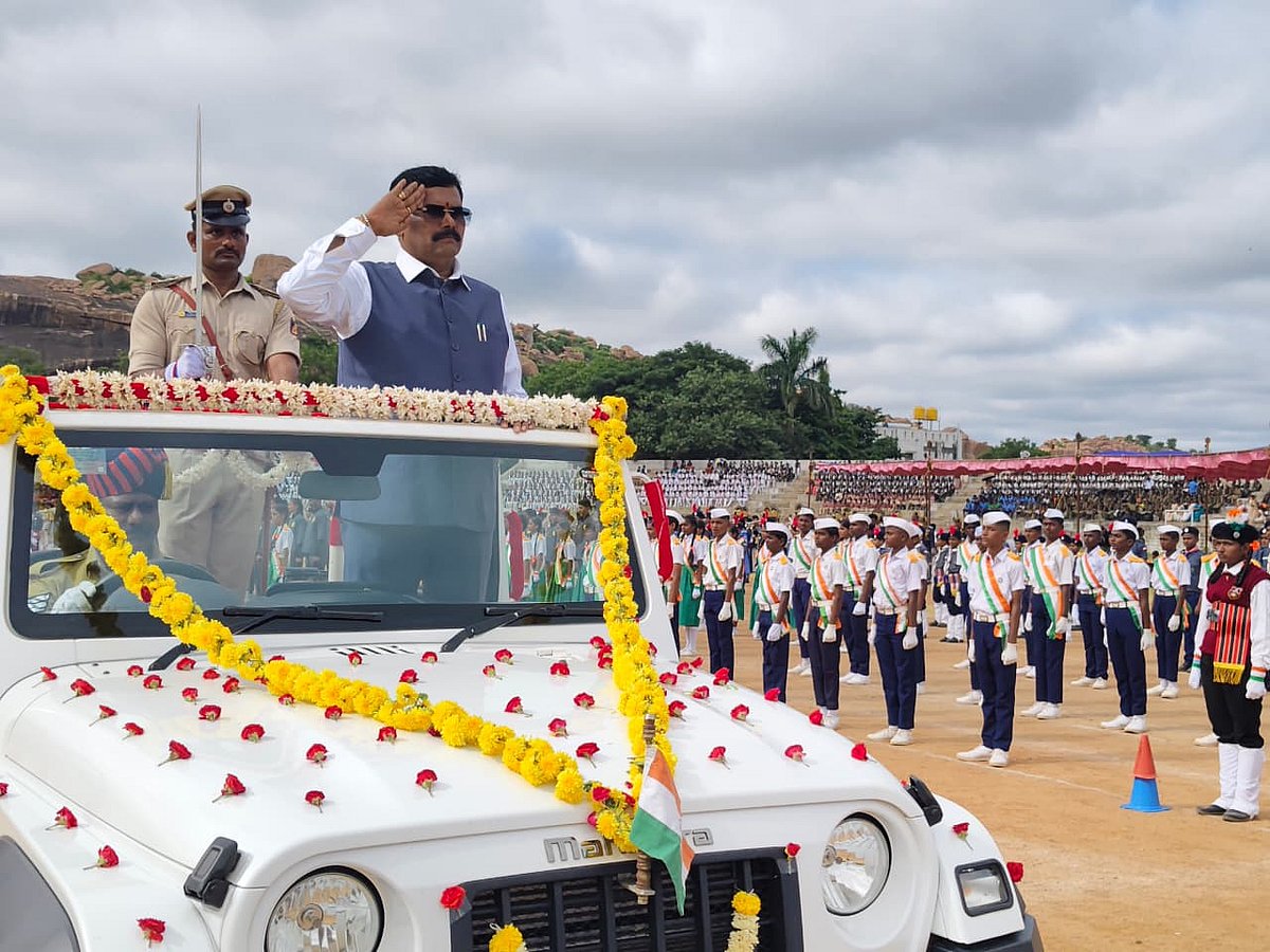 ಕಲ್ಯಾಣ ಕರ್ನಾಟಕ ಉತ್ಸವ: ಕೊಪ್ಪಳದಲ್ಲಿ ಧ್ವಜಾರೋಹಣ‌ ನೆರವೇರಿಸಿದ ಸಚಿವ ತಂಗಡಗಿ
