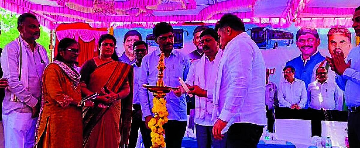 ಕುಣಿಗಲ್ ಅಭಿವೃದ್ಧಿ ವಿಚಾರದಲ್ಲಿ ರಾಜಕೀಯ ಬೇಡ: ಡಿ.ಕೆ.ಸುರೇಶ್