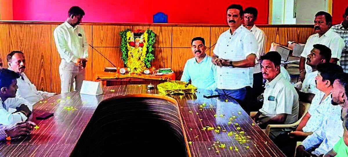 ವಿಶ್ವಕರ್ಮ ಸಮುದಾಯ ಶಿಕ್ಷಣಕ್ಕೆ ಒತ್ತು ನೀಡಲಿ: ಜೆ.ಎಸ್.ರಾಜು