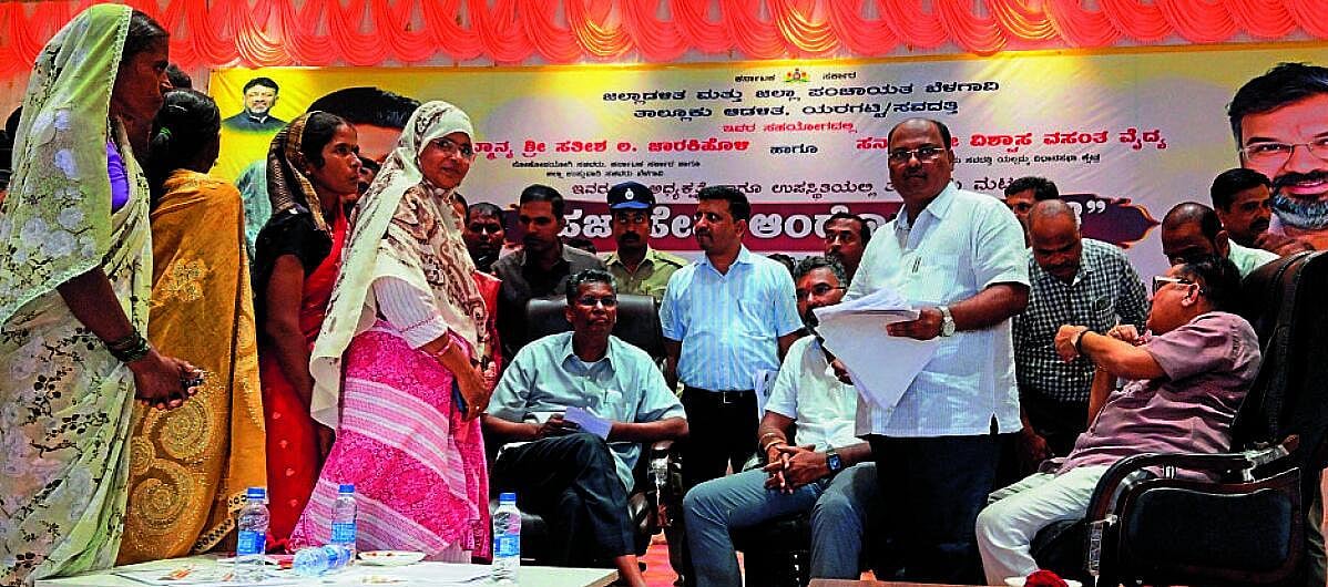 ಜನರ ಮನೆ ಬಾಗಿಲಿಗೆ ‘ಪ್ರಜಾಸೇವೆ’ ವ್ಯವಸ್ಥೆ: ಸತೀಶ್ ಜಾರಕಿಹೊಳಿ
