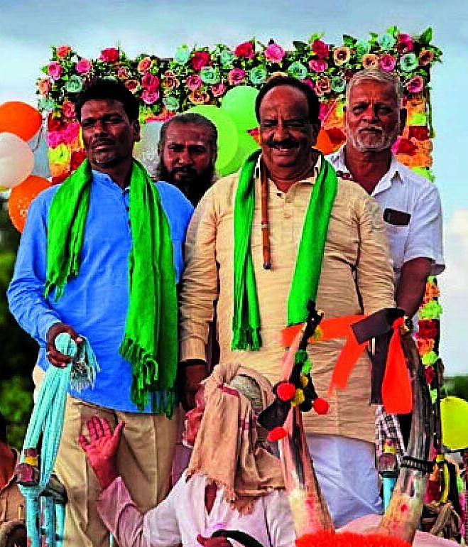 ನವಲಗುಂದದಲ್ಲಿ ಪ್ರಜಾಸೇವೆ ಆಂದೋಲನಕ್ಕೆ ಆರಂಭದಲ್ಲೇ ವಿಘ್ನಗಳ ಸರಮಾಲೆ