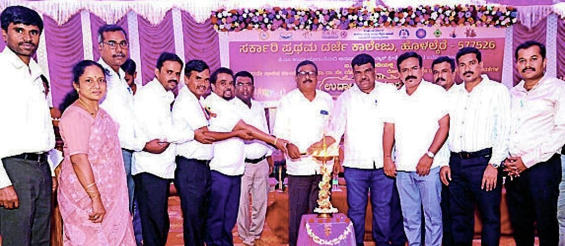 Principal advises importance of extracurricular activities; students felicitated at college event