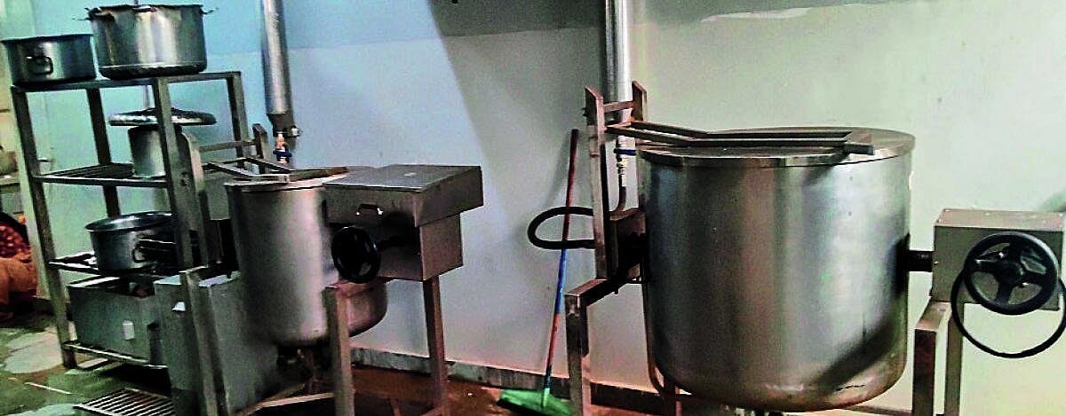 Malur Indira Canteen faces issues with broken cooking equipment and sanitation