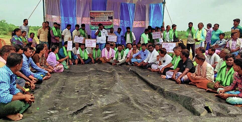 Farmers protest over lack of water supply to Hebbal Lake