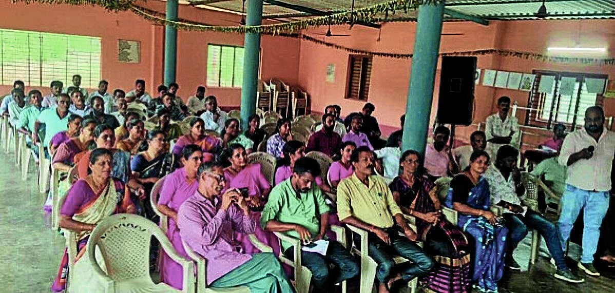 ಹದಗೆಟ್ಟ ರಸ್ತೆ ದುರಸ್ತಿಗೆ ಆಗ್ರಹಿಸಿ ಪಾಲಡ್ಕ ಗ್ರಾಮಸಭೆಯಲ್ಲಿ ಚರ್ಚೆ