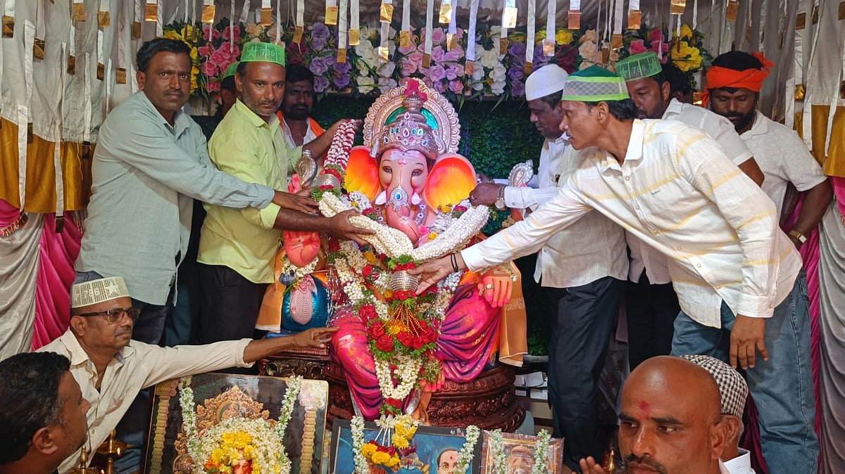 ‌ಹೂವಿನಹಡಗಲಿ: ಮುಸ್ಲಿಮರಿಂದ ಗಣೇಶನಿಗೆ ಪೂಜೆ, ಆರತಿ