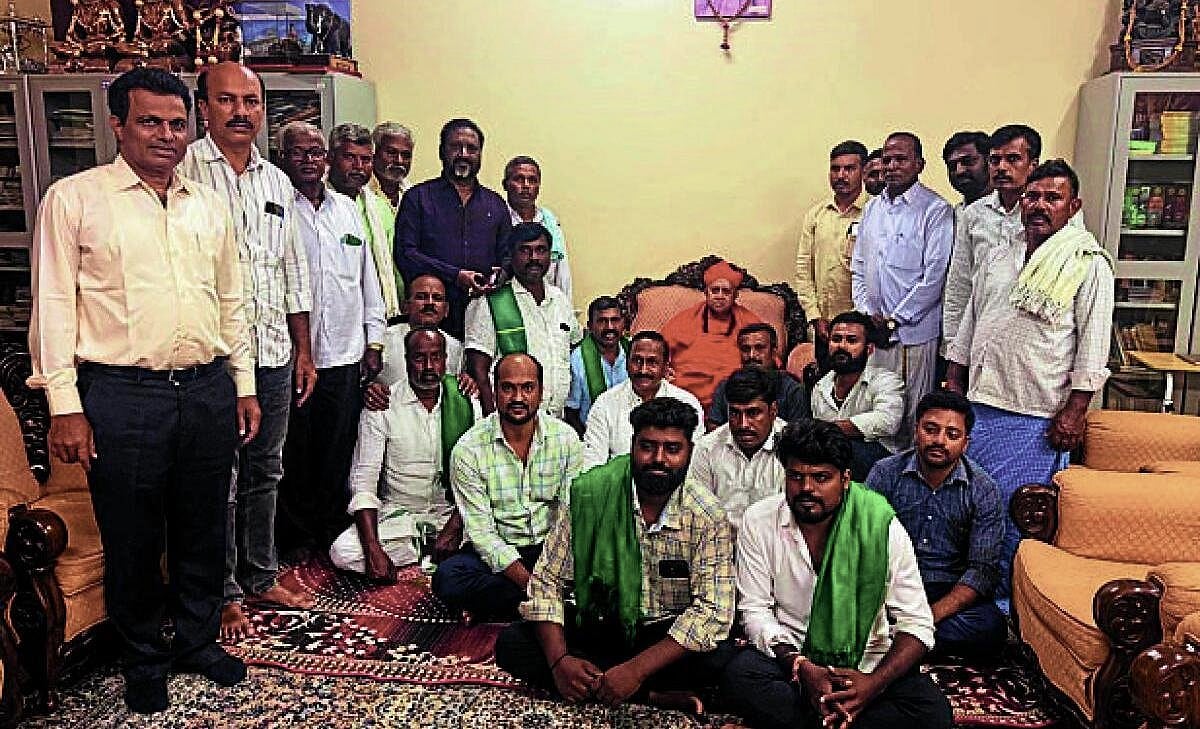 ದಾವಣಗೆರೆ| ಸಿರಿಗೆರೆ ಶ್ರೀ ಸಭೆ; ಪ್ರತಿಭಟನೆ ಕೈ ಬಿಟ್ಟ ರೈತರು