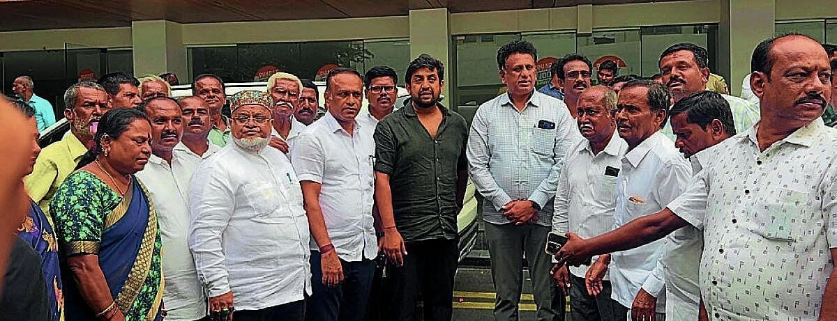 ಕೆಪಿಸಿಸಿ ಅಧ್ಯಕ್ಷರ ಸಮ್ಮುಖದಲ್ಲೇ ಪ್ರದೀಪ್ ವಿರುದ್ಧ ಮುಖಂಡರ ಕಿಡಿ