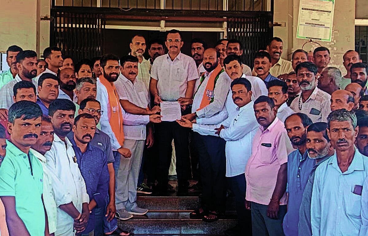 ಸಿದ್ದಾಪುರ: ಪಹಣಿ ಇಲ್ಲದ ಜಾಗದಲ್ಲಿ ನಿರ್ಮಿಸಿರುವ ಮನೆಗಳ ಕರ ಪಡೆಯಬಾರದು; ಬಿಜೆಪಿ