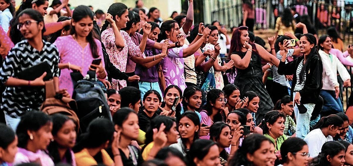 Youth celebration at Kuvempu Bayalu Rangamandira features dance performances and fashion show