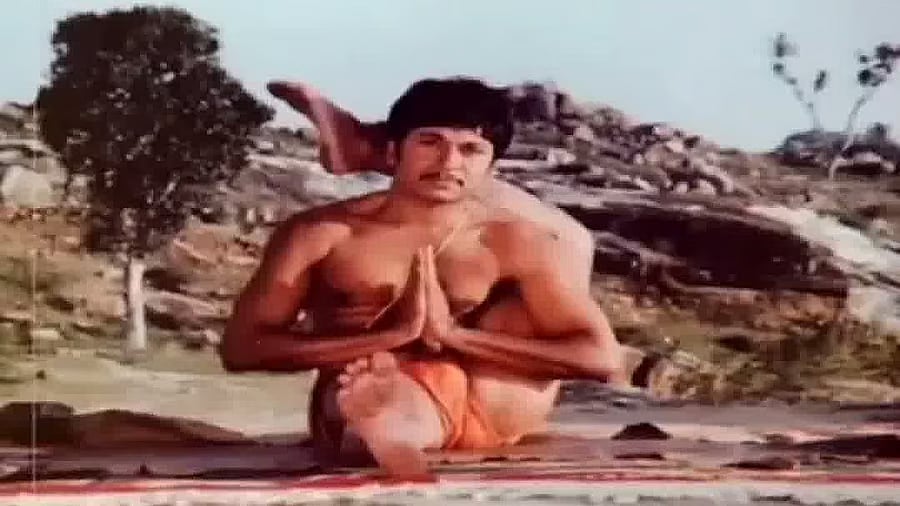 ವಿಡಿಯೊ: ಡಾ.ರಾಜ್ ಕುಮಾರ್ ‘ಕಾಮನ ಬಿಲ್ಲು’ ಯೋಗ ದೃಶ್ಯಗಳಿಗೆ ಭಾರಿ ಮೆಚ್ಚುಗೆ