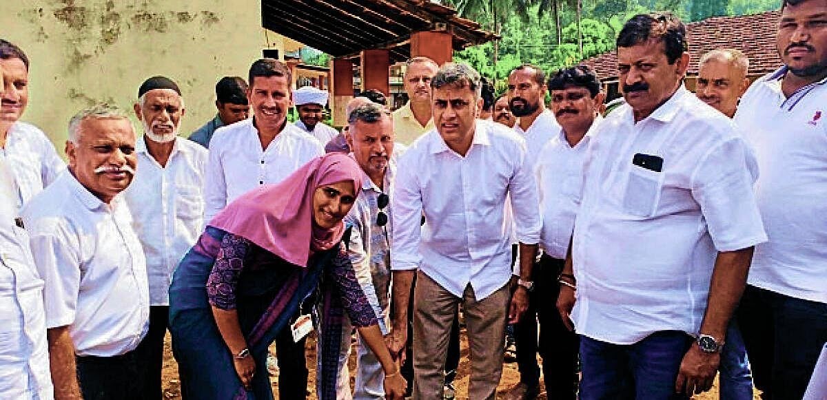 ವಿವಿಧ ಅಭಿವೃದ್ಧಿ ಕಾಮಗಾರಿಗೆ ಎ.ಎಸ್. ಪೊನ್ನಣ್ಣ ಚಾಲನೆ