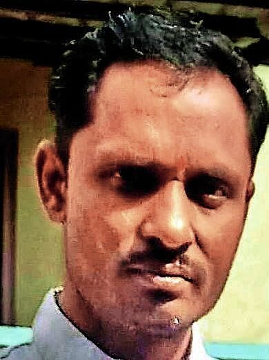 ಲಕ್ಷ್ಮೇಶ್ವರ: ಒಡೆದ ಬಸ್ ಟೈರ್, ನಿರ್ವಾಹಕನಿಗೆ ತೀವ್ರ ಗಾಯ