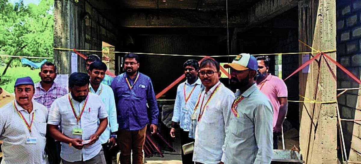 Joint raid on unauthorized PG accommodations in Anekal; notices issued