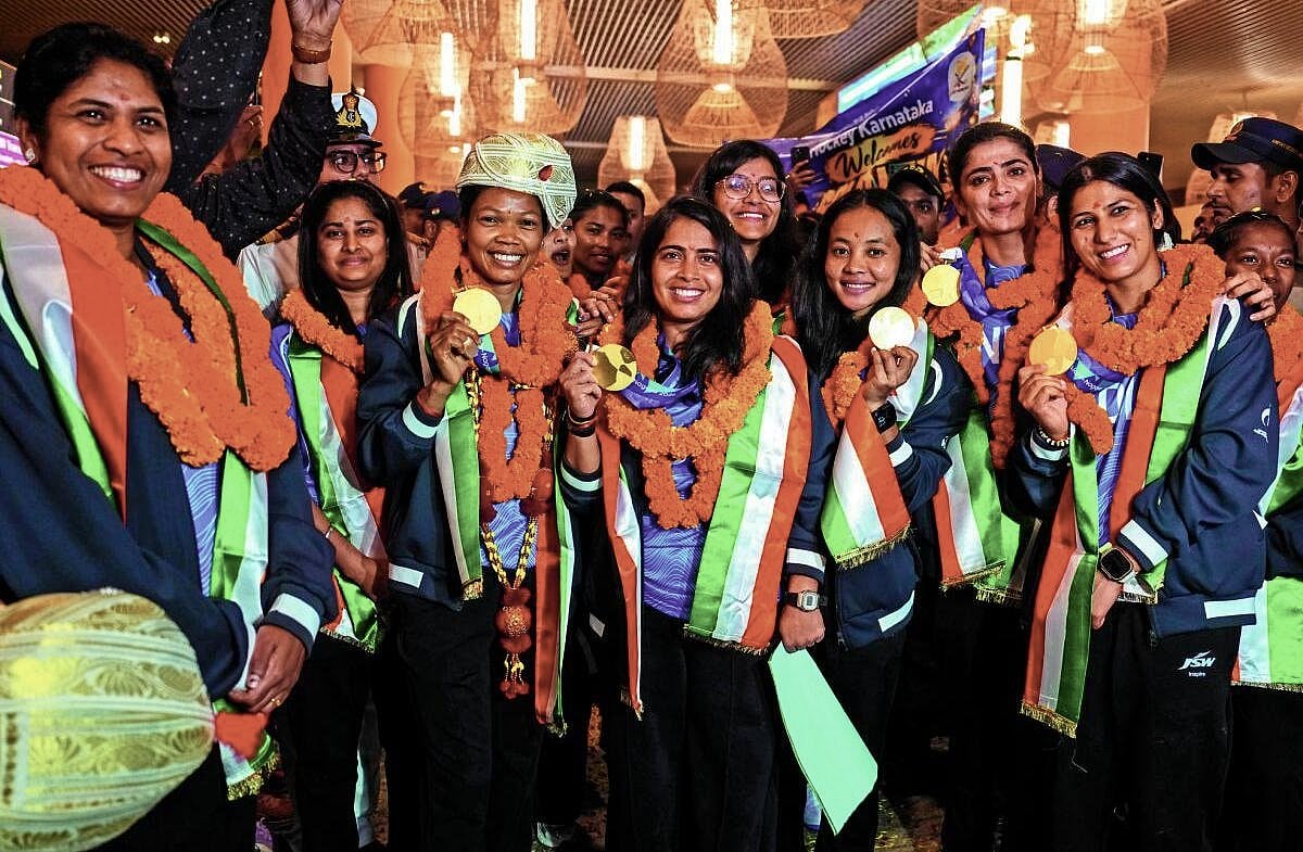 Indian Women's Hockey Team Given Grand Welcome at Kempegowda International Airport