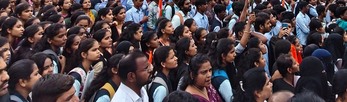 ಕೇರಳಂ: ಆರ್‌ಎಸ್‌ಎಸ್‌ ವಿರುದ್ಧ ವಿದ್ಯಾರ್ಥಿಗಳ ಪ್ರತಿಭಟನೆ