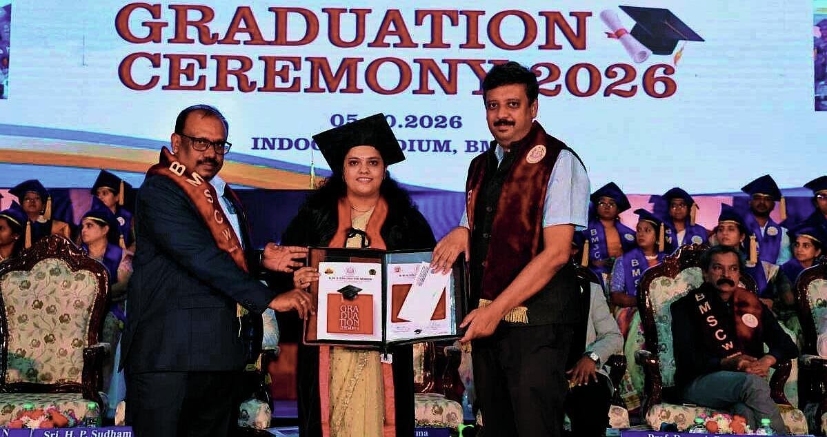 800 students receive degrees at BMS Women's College in Basavanagudi