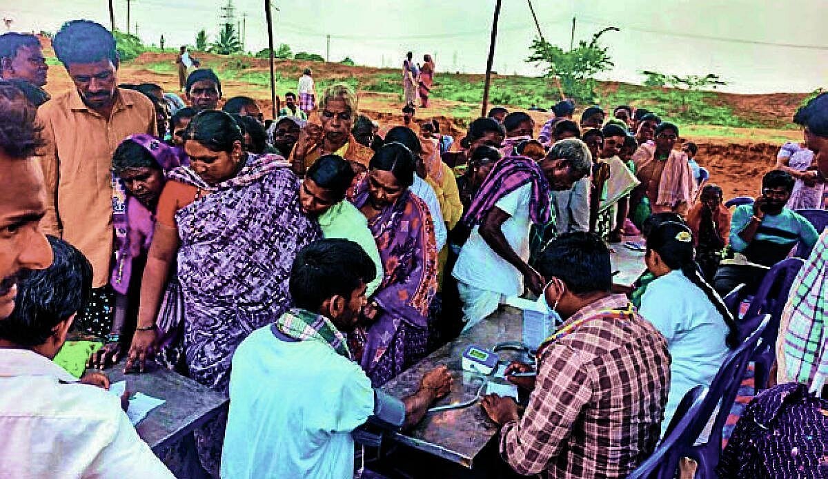 ಬೊಮ್ಮನಹಳ್ಳಿಯಲ್ಲಿ ಕೂಲಿ ಕಾರ್ಮಿಕರ ಆರೋಗ್ಯ ತಪಾಸಣೆ ಶಿಬಿರ