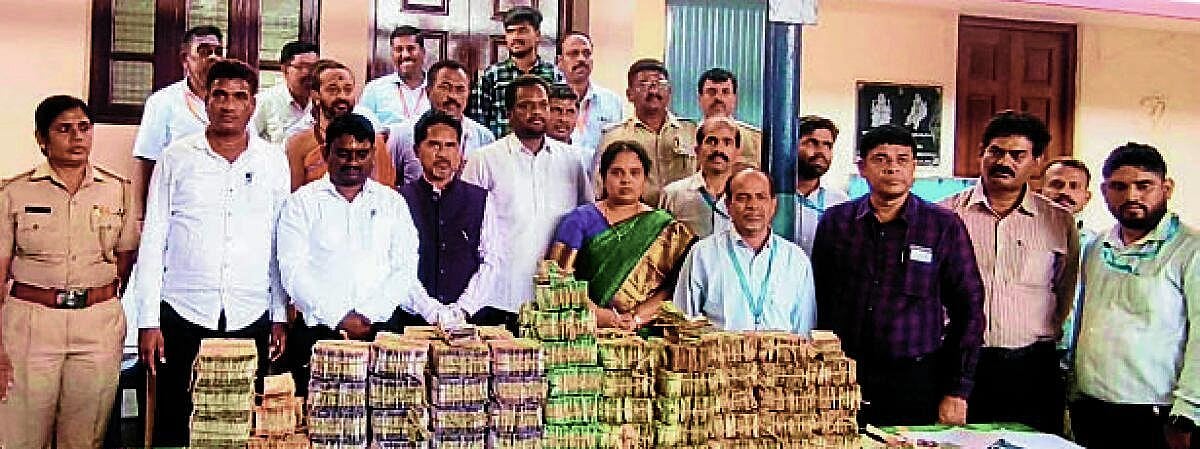 ದೊಡ್ಡಬಳ್ಳಾಪುರ | ಘಾಟಿ ದೇಗುಲದ ಹುಂಡಿಯಲ್ಲಿ ₹77 ಲಕ್ಷ ಸಂಗ್ರಹ