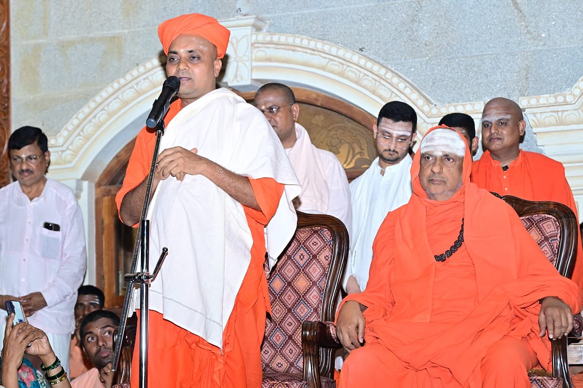 ಒಳ್ಳೆಯವರ ಸಹವಾಸ ಮಾಡಬೇಕು ಮತ್ತು ಸದ್ವಿಚಾರದಲ್ಲಿ ತೊಡಗಬೇಕು: ಗವಿಮಠ ಶ್ರೀ ಸಲಹೆ