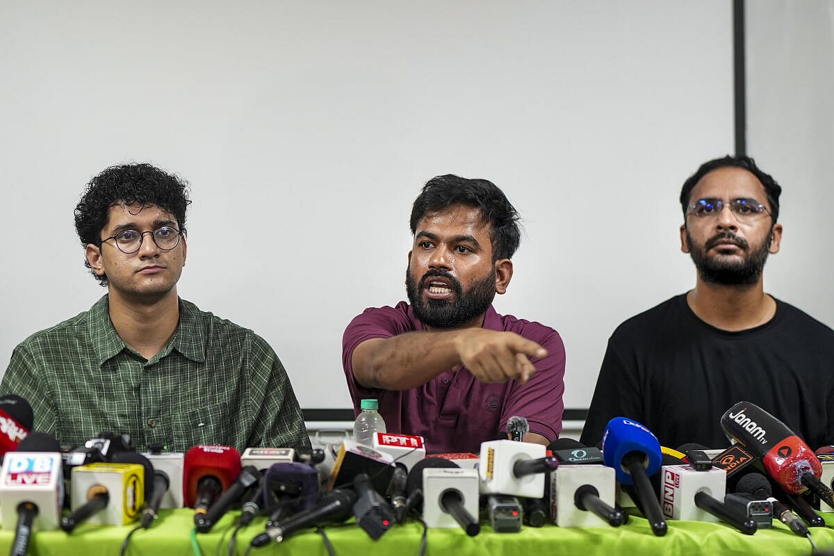 ಸಿಜೆಪಿ ನಾಯಕರಾದ ಅಭಿಜಿತ್ ದೀಪ್ಕೆ, ಅಶುತೋಷ್ ರಾಂಕಾ, ಸೌರವ್ ದಾಸ್ ಬಂಧನ