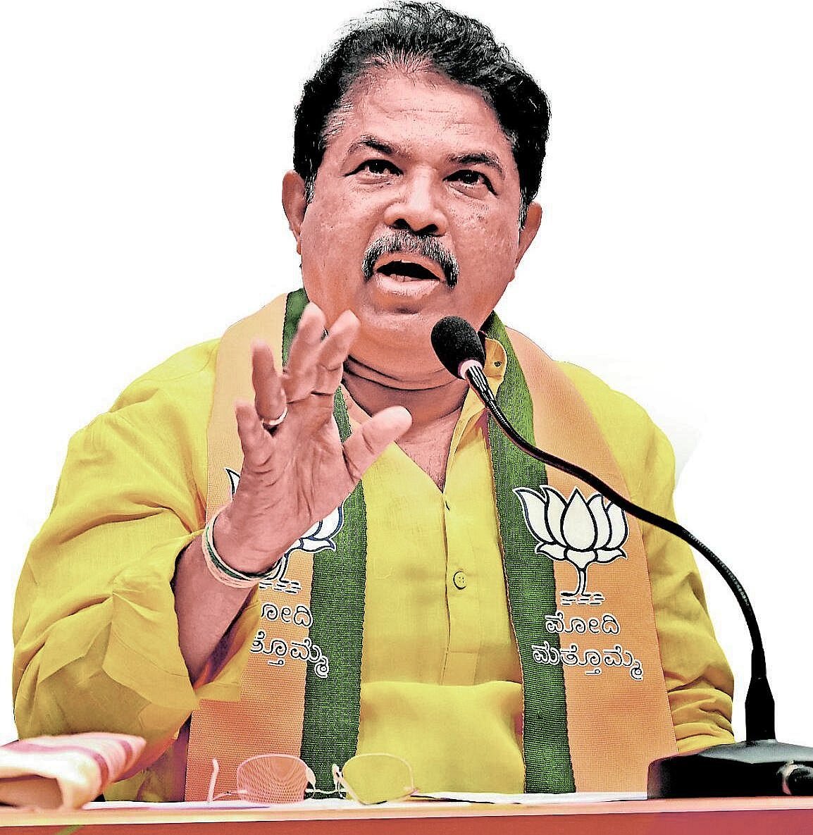 Opposition Leader Criticizes CM for Neglecting Farmers' Distress, Calls for Action on Dalit Atrocities